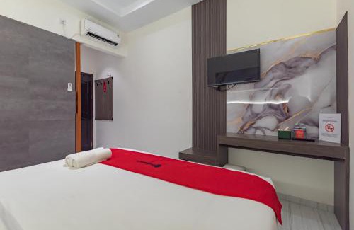 Tanjung Uncang Hotel | RedDoorz Plus Near SP Plaza Batu Aji Batam