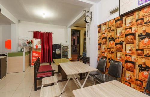 Babakan Hotel | RedDoorz Syariah near Ciledug Station