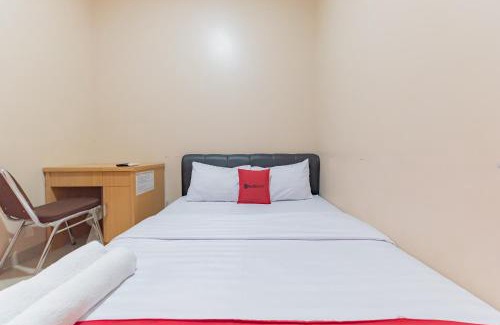 Subang Hotel | RedDoorz Syariah near Exit Toll Subang