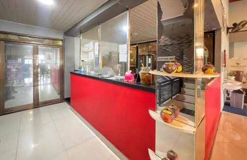 Serang Hotel | RedDoorz Syariah near Mall Of Serang
