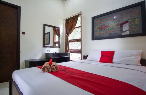 Pulau Maitara House | RedDoorz Syariah near Ngade Lake