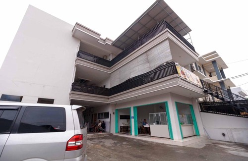 Palembang House | RedDoorz syariah near Stasiun LRT Bumi Sriwijaya