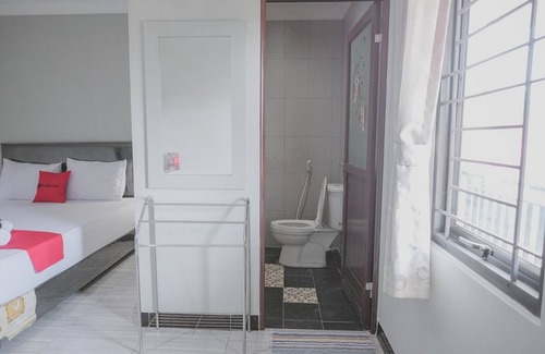 Jambi Hotel | RedDoorz Syariah near Tugu Juang Jambi 2