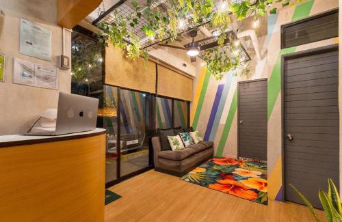 Valenzuela Hotel | Redenza Suites Makati