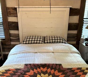 Rutherfordton House | Redesign Wooden Cabin with Jacuzzi and Front Porch in North Carolina