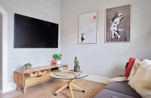 Redfern House | Redfern Classic Terrace - Parking and Balcony