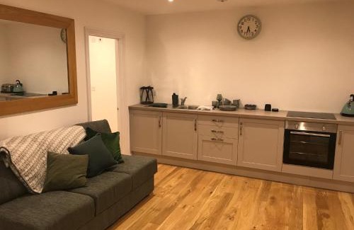 Farnham House | Redhill Lodge