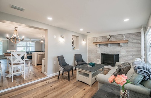 Gulf Gate Estates Villa | Redone Home-3 bedroom, 2 bathroom, and a fireplace near Siesta Key