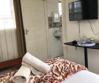 Port Elizabeth House | REDPillars Private double ensuite rooms