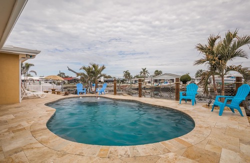 Gulf Harbors House | Reduced Fall rates! Free pontoon boat for your stay. Paradise on the water.