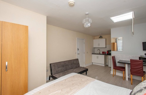 London Borough of Bromley Apartment | REDUCED RATE - Studio 2 - 25 mins to London Bridge