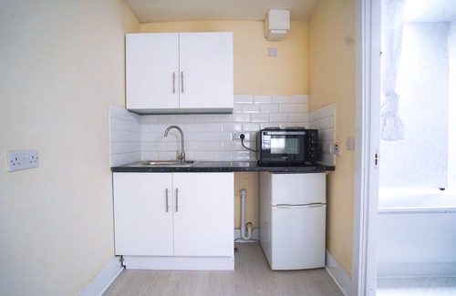 London Borough of Bromley Apartment | *Reduced Rates* *REFURBISHED* Studio (2) 25 Mins approx. to London Bridge
