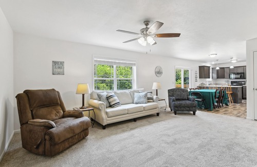 Kimberling City House | Reeds Spring Home: 4 Mi to Table Rock Lake!