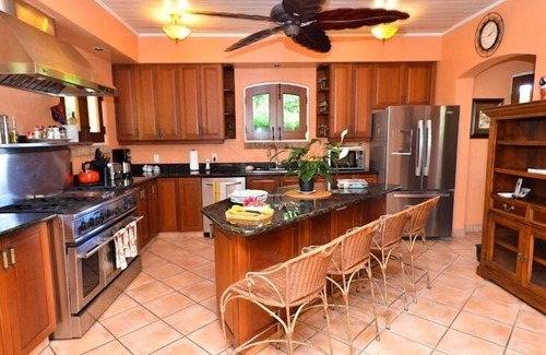 Contant Farms Villa | Reefside Villa: Full AC! Pool! Private sandy beach!