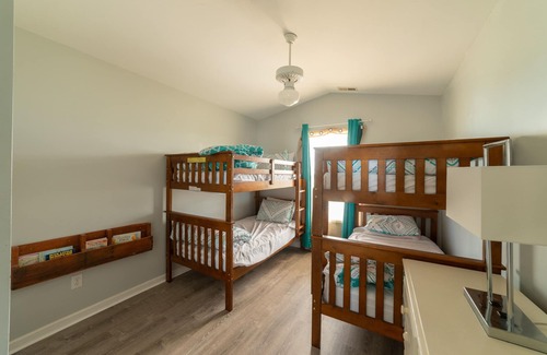 Long Beach House | Reel Nice: 2nd Row Gem, Beach and Pier View from Balcony!