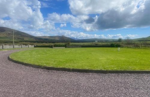 Bothar Bui House | Reenconnell Dingle