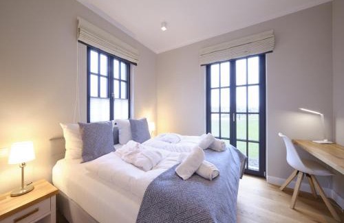 Dranske House | Reetland am Meer - LuxusPlus Reetdachvilla mit 4 Schlafzimmern und Kamin G09