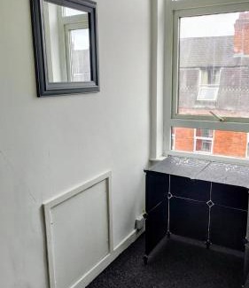 Forest Fields House | ref Ex4, Best Room near City Centre - FREE Car Parking