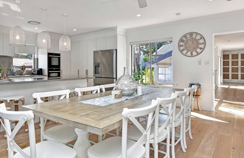 Soldiers Point House | Reflections at Sunset Beach - a stunning 5-bedroom, absolute waterfront property at Soldiers Point