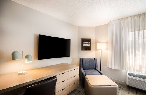 Exchange Place North Resort | Refreshed, Relaxing & Always Iconic! Pet-Friendly Unit with Pool!