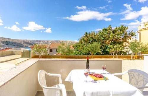 Metajna Apartment | Reful Top modern facility with large terrace or balcony