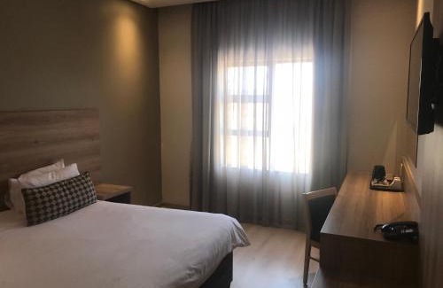 Greater Johannesburg Metropolitan Area Hotel | Regal Inn Hotel Midrand