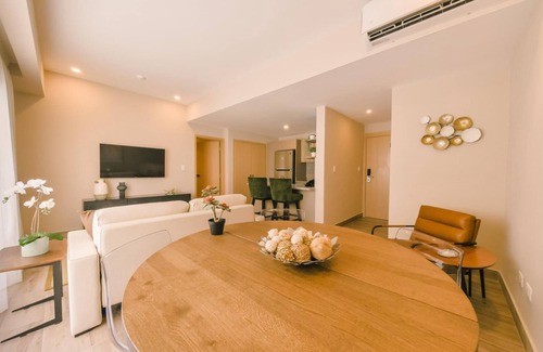 Downtown Santo Domingo Apartment | Regatta Living II With Breakfast Included - 703