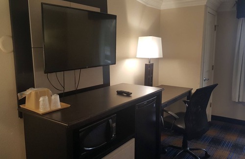 Northwest Pensacola Hotel | Regency inn and Suites