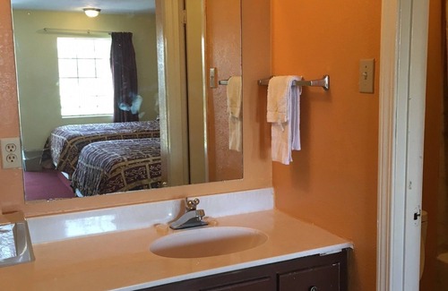 Millington Hotel | Regency Inn & Suites