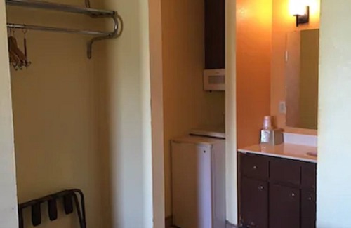 Millington Hotel | Regency Inn & Suites