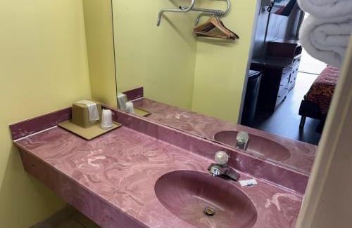Riverdale Hotel | Regency Inn