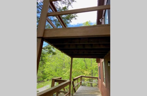 Bushkill Ski Chalet | Regent Hilltop Cabin