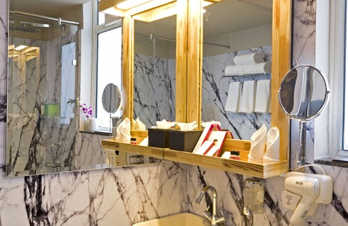 Baraula Hotel | Regenta Central Noida