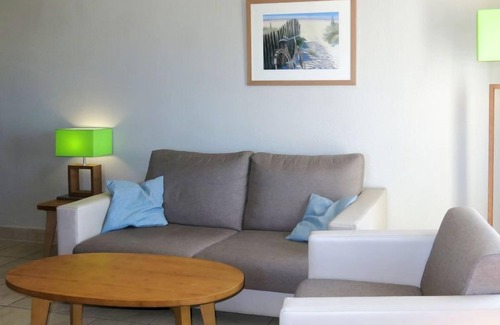 Saint-Ideuc Apartment | Reine Marine -T2 Face Mer by Interhome