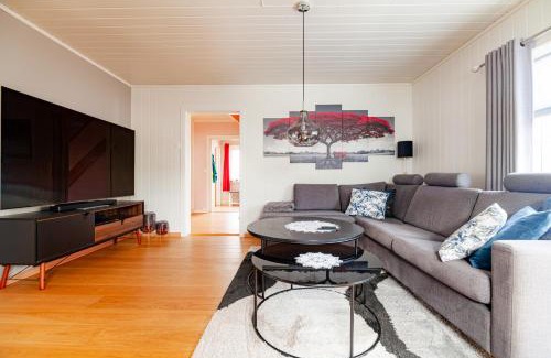 Reine House | Reine Mountain View Retreat