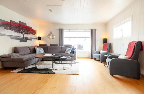 Reine House | Reine Mountain View Retreat