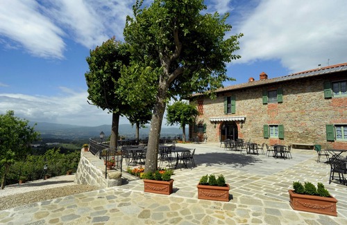 Reggello Villa | Relais La Pietra Piana with Panorama, Spa and Bio Pool