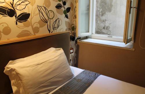 Rione V Ponte House | Relais Palazzo Taverna