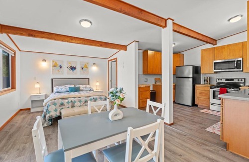Camano Island Ski Chalet | Relajate y recargate de buena vibra en nuestras cabanas de Camano Island