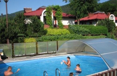 Czernichow Resort | Relaks domki i pokoje nad jeziorem