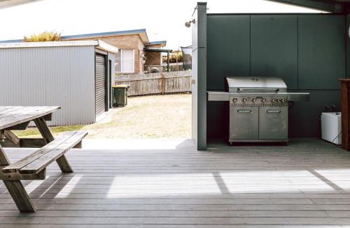 Bicheno House | Relax @ 31 - Location Location!