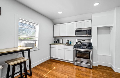 Delair Apartment | Relax and Cozy free parking ~1BR