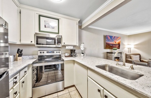 South Lake Tahoe Resort | Relax and Recharge! 2 Comfortable Units, Free Breakfast, Pets Allowed!