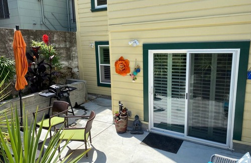 Potrero Hill Condo | Relax and Rejuvenate in Sun Drenched Garden Condo