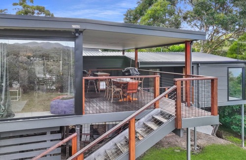Goughs Bay House | Relax at Goughs Bay - Beautiful Lake Views