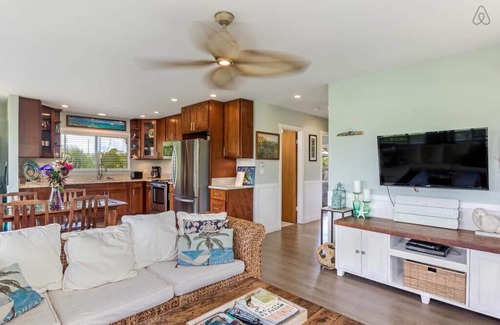 Keolu Hills Apartment | Relax at Kapakai Cottage – 2-Bedroom Comfort with Full Kitchen & W/D