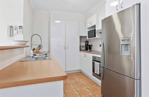 Burleigh Heads Apartment | Relax at Villa Grande