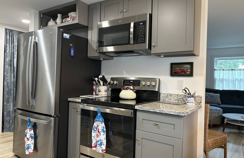 Southern Coast Cottage | Relax by the sea! Four bedroom Saco cottage near Kinney Shores beach