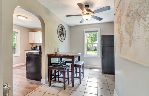 West Central Apartment | Relax & Cool near Fastnight Prk