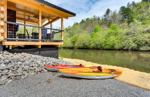 Murphy House | Relax Fireside! Creek Cabin 9 Mi to Dtwn Murphy